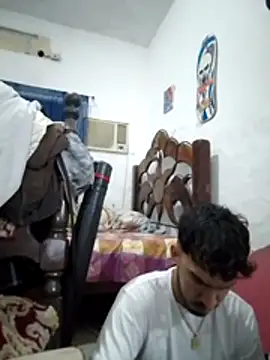 Snapshot of alejo5288 chatting on 11-25-25, 04:45 alejo5288 online show from 11-25-25, 04:45