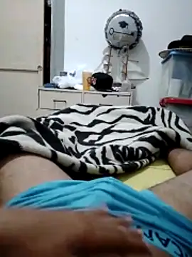 Snapshot of alejo5288 chatting on 02-28-26, 04:46 alejo5288 online show from 02-28-26, 04:46