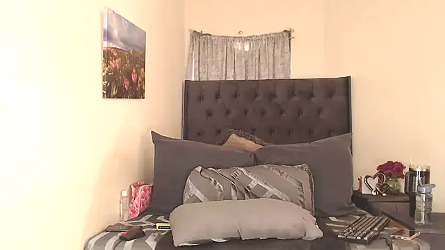 Snapshot of BarbieLadie chatting on 11-12-25, 09:32 BarbieLadie online show from 11-12-25, 09:32