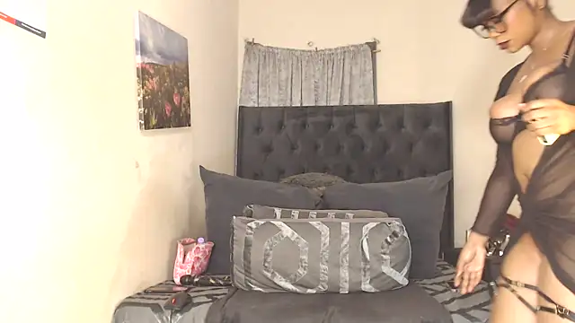 Snapshot of BarbieLadie chatting on 02-04-26, 02:06 BarbieLadie online show from 02-04-26, 02:06