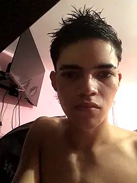 Latinos 2001 online show from 10-28-25, 01:47