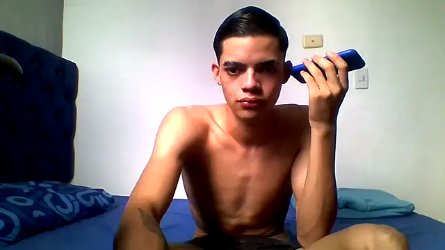 Latinos 2001 online show from 06-01-26, 04:09