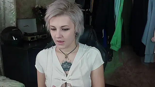EvaBrownie online show from 02-02-25, 09:30