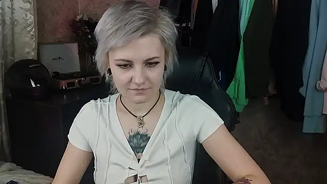 EvaBrownie online show from 02-02-25, 12:35