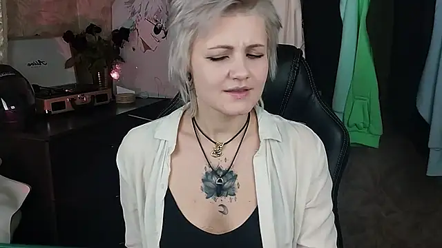 EvaBrownie online show from 02-04-25, 02:43