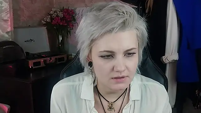 EvaBrownie online show from 02-11-25, 11:54