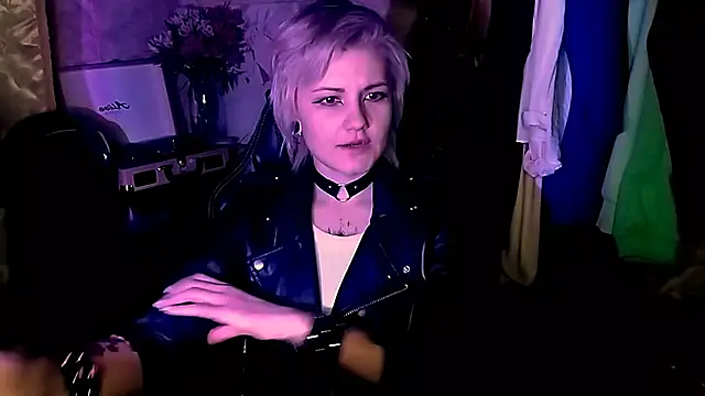 EvaBrownie online show from 02-14-25, 02:02