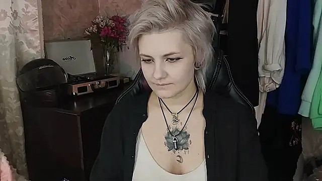 EvaBrownie online show from 02-15-25, 11:50