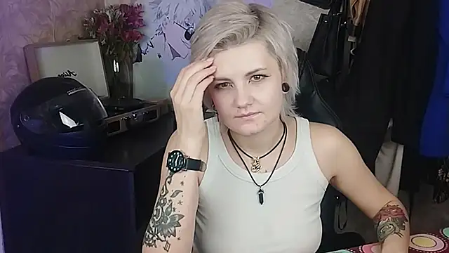 EvaBrownie online show from 02-24-25, 03:20