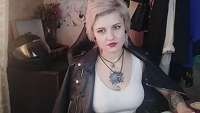 EvaBrownie online show from 02-27-25, 11:20