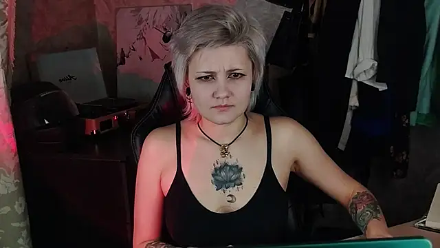 EvaBrownie online show from 03-08-25, 02:40
