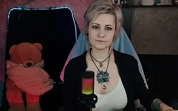 EvaBrownie online show from 03-15-25, 10:03