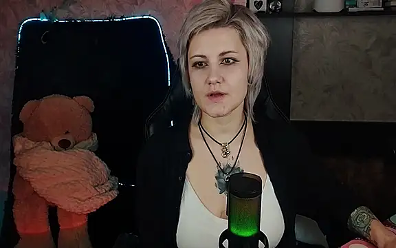 EvaBrownie online show from 03-15-25, 01:07