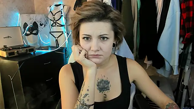 EvaBrownie online show from 09-13-25, 10:26