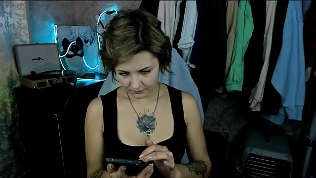 EvaBrownie online show from 09-18-25, 05:26