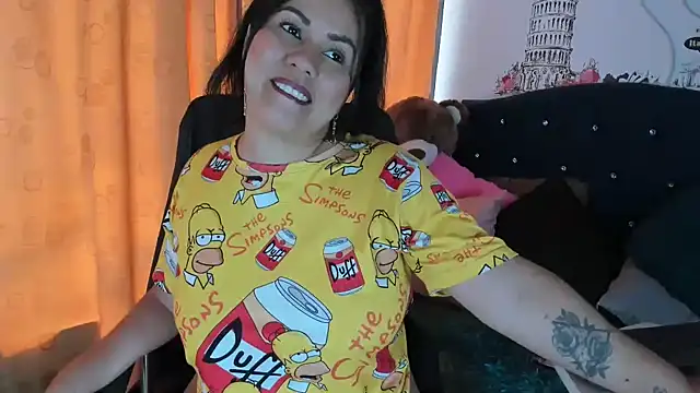 Snapshot of thamara226 chatting on 12-18-25, 02:23 thamara226 online show from 12-18-25, 02:23