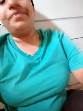 Snapshot of Mumbaigirl17 chatting on 11-09-25, 08:23 Mumbaigirl17 online show from 11-09-25, 08:23