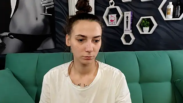 Snapshot of annabishop chatting on 02-18-25, 03:21 annabishop online show from 02-18-25, 03:21