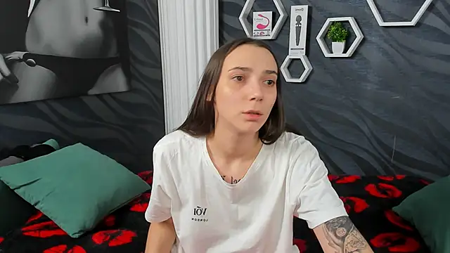 Snapshot of annabishop chatting on 02-25-25, 01:39 annabishop online show from 02-25-25, 01:39