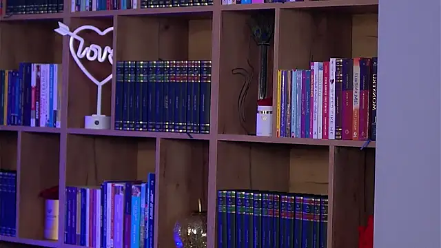 SarahPeach8 online show from 12-04-25, 09:51