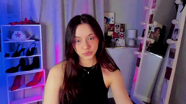 Snapshot of Sahara_Shields chatting on 03-11-26, 09:15 Sahara Shields online show from 03-11-26, 09:15