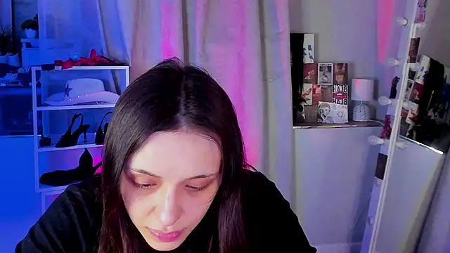 Snapshot of Sahara_Shields chatting on 03-18-26, 09:12 Sahara Shields online show from 03-18-26, 09:12