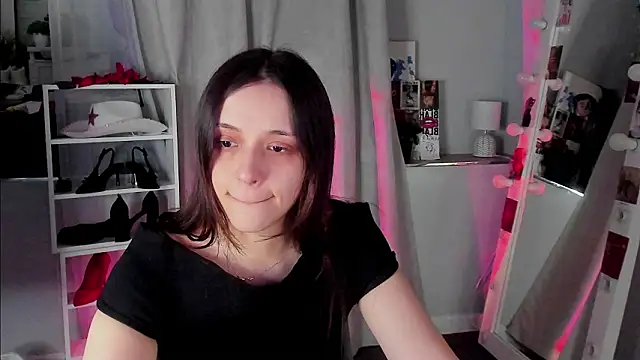 Snapshot of Sahara_Shields chatting on 03-24-26, 09:25 Sahara Shields online show from 03-24-26, 09:25