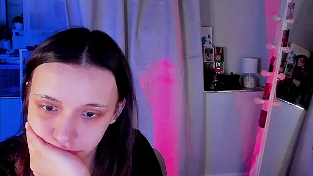 Snapshot of Sahara_Shields chatting on 03-25-26, 08:42 Sahara Shields online show from 03-25-26, 08:42