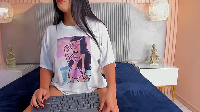 Snapshot of janna_lopez_ chatting on 02-06-25, 10:15 janna lopez online show from 02-06-25, 10:15