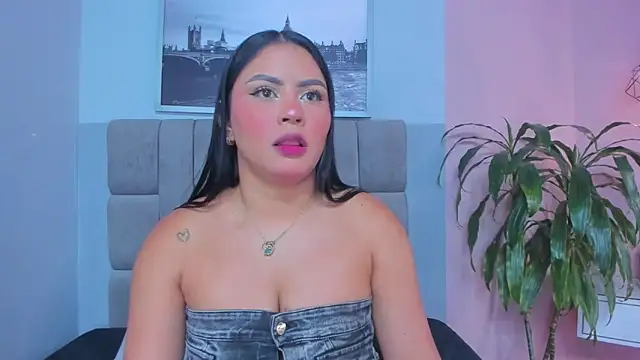 Snapshot of janna_lopez_ chatting on 12-18-25, 11:27 janna lopez online show from 12-18-25, 11:27