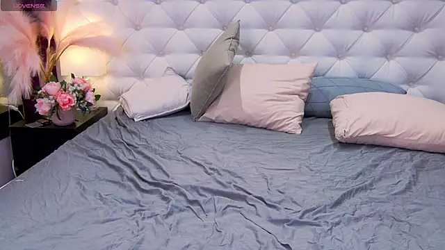 via mayer  online show from 09-24-25, 09:40