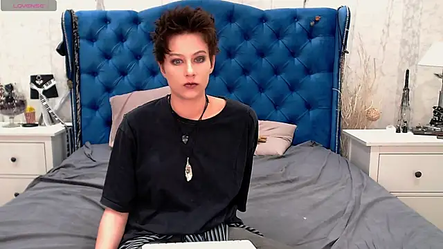 Snapshot of via_mayer_ chatting on 05-18-26, 08:31 via mayer online show from 05-18-26, 08:31