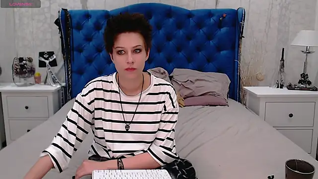 Snapshot of via_mayer_ chatting on 05-22-26, 01:35 via mayer online show from 05-22-26, 01:35