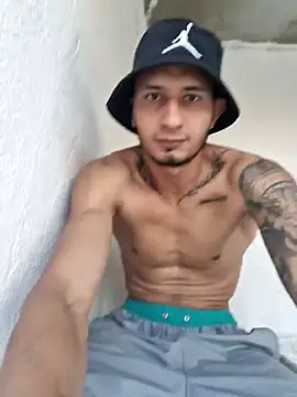 Snapshot of DrakeVega chatting on 01-18-25, 10:39 DrakeVega online show from 01-18-25, 10:39