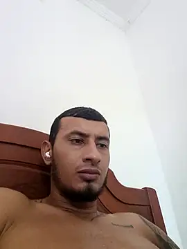 Snapshot of DrakeVega chatting on 02-01-25, 05:37 DrakeVega online show from 02-01-25, 05:37