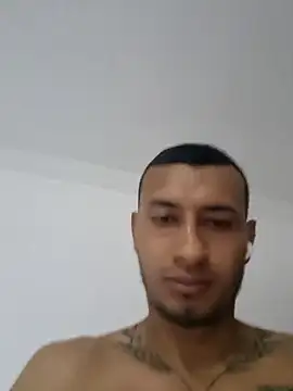 Snapshot of DrakeVega chatting on 02-17-25, 08:36 DrakeVega online show from 02-17-25, 08:36