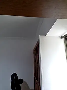 Snapshot of DrakeVega chatting on 02-25-25, 01:39 DrakeVega online show from 02-25-25, 01:39