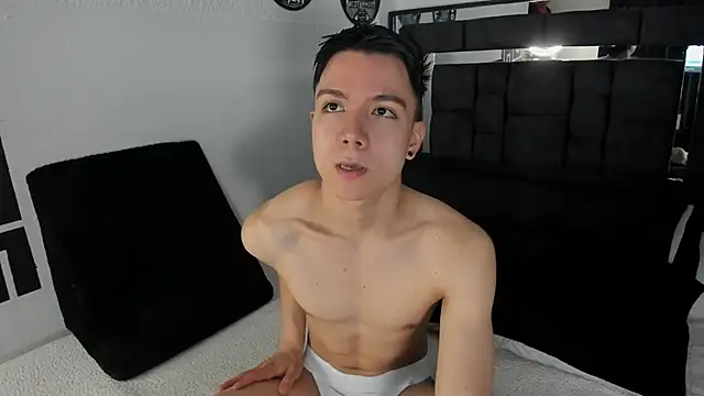 Snapshot of alanblack1 chatting on 10-30-25, 04:19 alanblack1 online show from 10-30-25, 04:19