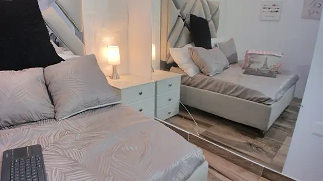 raquell moore online show from 09-14-25, 05:34