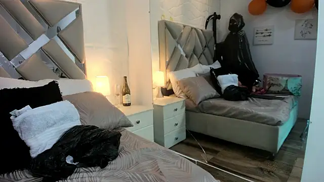 raquell moore online show from 10-29-25, 11:56