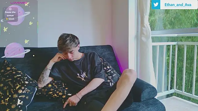 ethan and ava online show from 11-20-25, 01:11