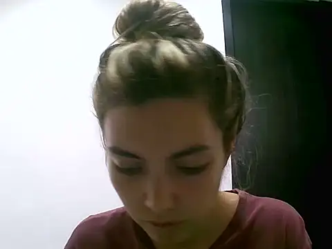 Snapshot of VittoriaTaylor chatting on 05-02-26, 08:36 VittoriaTaylor online show from 05-02-26, 08:36