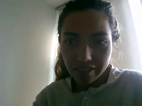 VittoriaTaylor online show from 06-29-26, 09:15