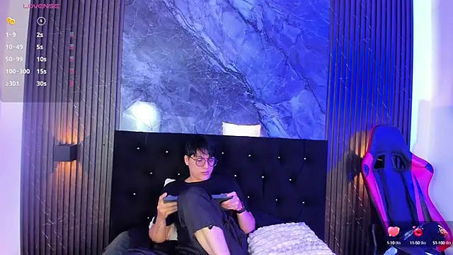 vanilla hot online show from 02-14-25, 01:18