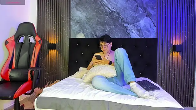 vanilla hot online show from 03-11-25, 01:12