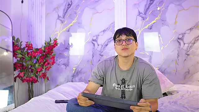 vanilla hot online show from 10-05-25, 07:34