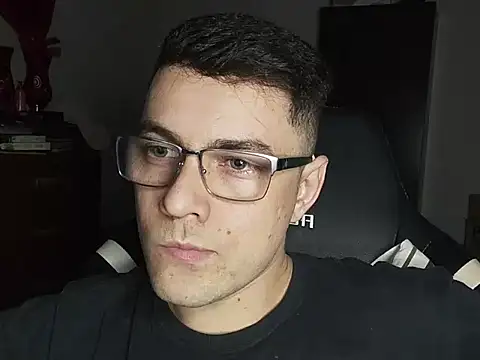 Dyllan   online show from 10-20-25, 01:50