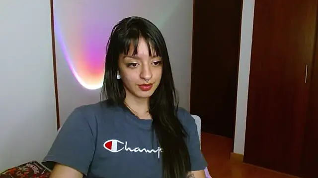 Snapshot of ravenvancleef chatting on 02-06-25, 01:49 ravenvancleef online show from 02-06-25, 01:49