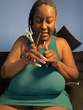 xoxoHotCoCo online show from 06-06-26, 08:02