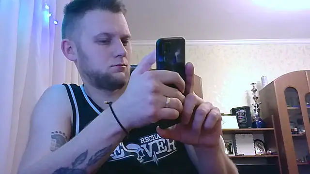 Snapshot of HunterOnBoobs chatting on 02-22-25, 11:35 HunterOnBoobs online show from 02-22-25, 11:35